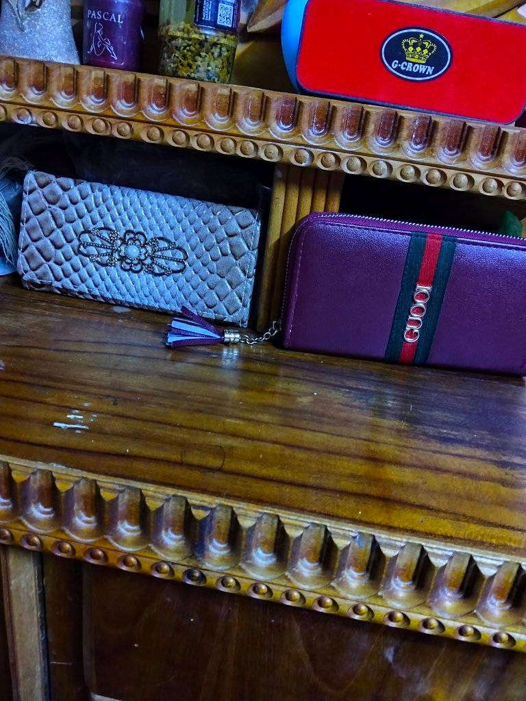 جميع أنواع الملابس نسائي اطفال بناتي ولادي رجالي صداري حجابات بنات مال صلاة كامل اشكال شتوي صيفي جنط نسائية مدرسية  جنطة سفر شمسية مزهريات ورود بلول حيل نظاف اسعار من الالف الى خمسة انسب الأسعار واكو جدد اش تحتاجين تفضلي خاص ***********
