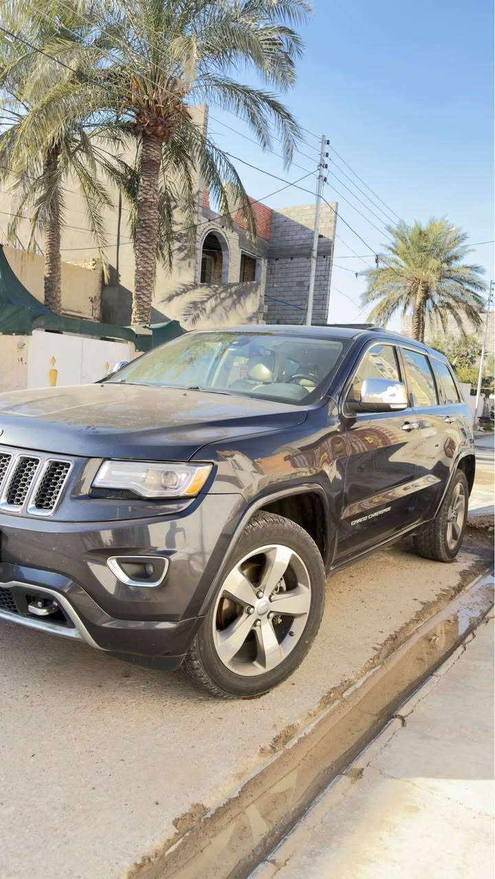 السلام عليكم.. للبيع أو المراوس حسب القناعة، جيب شيروكي بمواصفات خاصة ونظافة توب:
• الموديل: 2015.
• الفئة: أوفرلاند (Overland) - فول مواصفات 1/1.
• الأصل: خليجي (مو وارد أمريكي).
• الحالة: السيارة مكفولة كفالة عامة من الصبغ، الشخط، والضربة. البدي لوك وبحالة الوكالة.
المواصفات المختصرة:
• بانوراما وهيدروليك (جكات) شغال 100%.
• كراسي جلد (تدفئة وتبريد) + خزن ميموري.
• شاشة كبيرة، كاميرا دوارة، وحساسات بلادية.
• صندوق كهرباء + تشغيل عن بعد.
• محرك وجير وبكلايت بشرط الفحص. بعقوبة, ديالى


**إذا كنت صاحب هذا الإعلان وتريد حذفه لأي سبب، رجاءا أرسل رسالة إلى الدعم الفني**