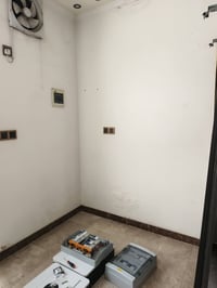 منظومة ٤٥ أمبير • ١٦ لوح شمسي • ٣ بطاريات ١٥ كيلوواط