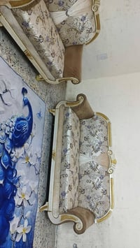 تخم 8 مقاعد نظيف سعره 220 وبي مجال لبياع  يوجد توصيل بكروه ب واتساب 07...