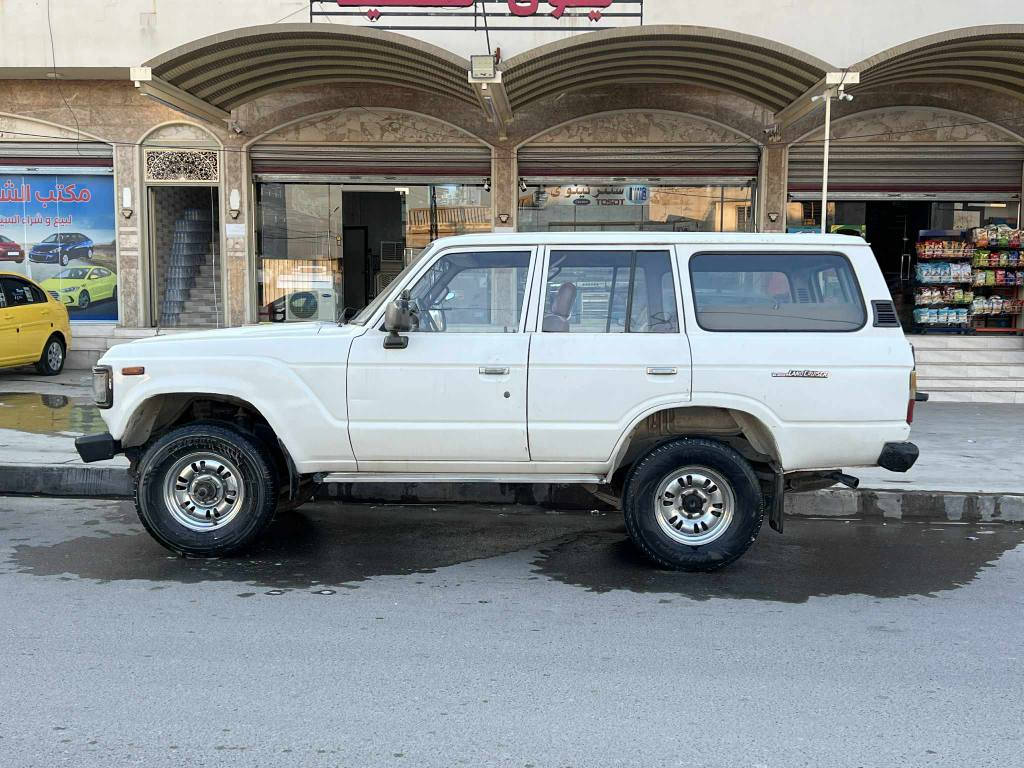 لاندكروزر موديل 1985 رقم نينوى باسمي تحويل شرط كوبون بانزين بيها سياره حلوه وجاهزه لاتصال او التواصل يرجى الاتصال على الرقم 
***********
‏‪***********‬‏ موصل, نينوى
