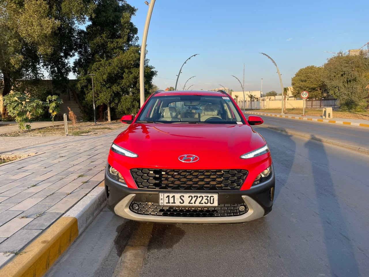 هونداي كونا موديل 2023  خليجي لون احمر  رقم بغداد الجديد فول مواصفات تحويل مباشر وشرط فحص سونار وعقد مروري 
ماشيه  51 الف فقط 
السعر :17500$
المواصفات 🩶
 
⭕️بصمه -بصمه ابواب -تشغيل عن بعد
⭕️محرك 2000 دوش   
⭕️نظام اطفاء وتشغيل عند التوقف بالازدحام
⭕️كشن كهرباء 
⭕️لد نهاري 
⭕️شاشه كبيره تدعم كار بلي+gps
⭕️كامره خلفيه دواره
⭕️فول تحكمات سترين 
⭕️خروج عن المسار 
⭕️3 انظمة قياده  
⭕️نظام الانحدار 
 ⭕️مانع انزلاق
 العنوان : بغداد معارض البياع معرض الجامعة الشارع الوسطي 
السعر : 17500$
للاستفسار:  ‭0781 684 7184‬
