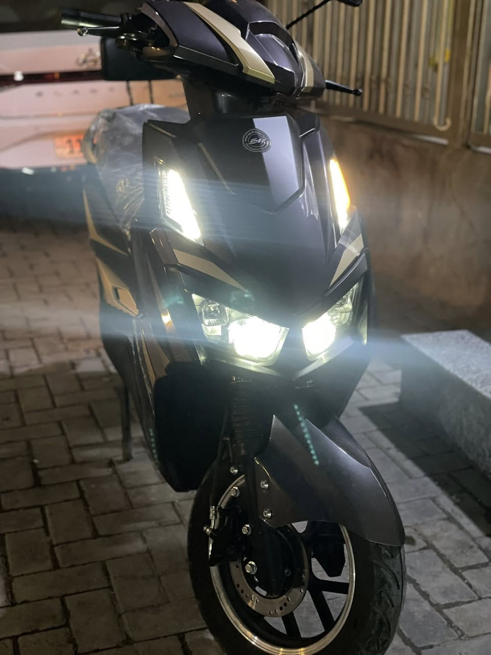 سكنس ملف ٢٠٠٠ تاير عالي حجم ١٢ سعر ٧٠٠ بيها مجال مكاني بسيديه ***********
