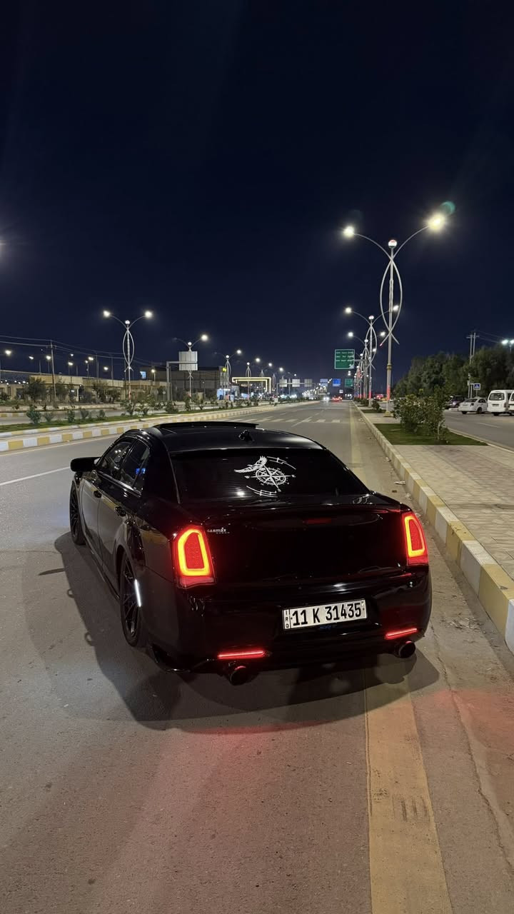 اوباما 2020 هيمي
ماشية 88 الف ميل 

رجاء اقرا كل تفاصيل قبل لاتتصل 

عليها منضومة جكات S3 بعدها بالضمان شرط
عليها فجوج 6 بستم مال هيلكات كاملات مو كفرات فج كامل هو والسطاب اكسن مال هيلكات شرط
عليه اكزوز srt كامل400$

عليها دركة كاربون فايبر
عليها شوتة مشتريها ب 300$
عليها زعانف كاربون فايبر 
عليها سستم داخل كاربون فايبر
دفيوزر ابو الانارة كاربون فايبر
لحية كاربون فايبر

السيارة فول مواصفات 
بانوراما
كشنات جلد تدفئة حضن

السيارة حادثها جاملغ وبنيد بدون صبغ وبدون شواصي مبدلات نفس لون وبيها حار بهلال الجاملغ الخلفي وبيها جاملغ وباب مقسمات شرط ليبل شركة

سعرها جدا مناسب بالنسبة للصرف المصروف عليها مكلفتني هواي

سعرها 275 وبيها مجال للشراي 

مكان سيارة الناصرية

***********
