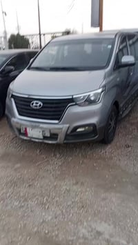 السلام عليك  لدينا سيارات من21 الى9  07804659500