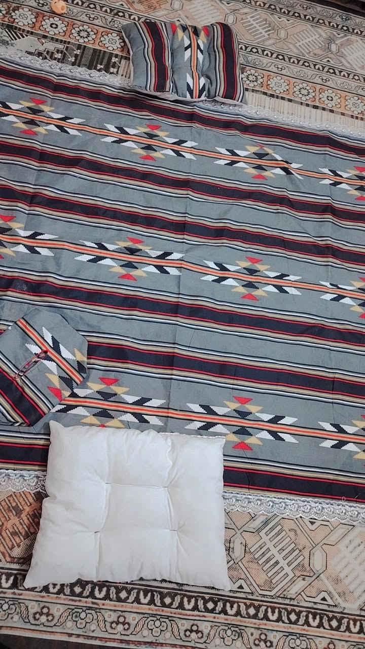 مفرش رمضاني بيع مباشر
يتكون من 
4كوشات 
2كيس تقديم 
1خافضه اكلنكس 
1مفرش 
هيج جمال ولون وترتيب يمي وبس 
توصيل مجاني 
الاصدقاء


**إذا كنت صاحب هذا الإعلان وتريد حذفه لأي سبب، رجاءا أرسل رسالة إلى الدعم الفني**