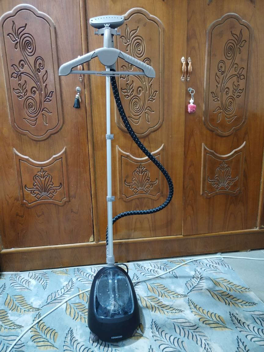 مكواة عاموديه كينود وصلني هديه ومو بحاجته قررت ابيعه الجهاز جديد تماما وبكامل ملحقاته وهذا فديو لصاحب محل يوضح شغل الجهاز السعر ١٣٥ الف بي مجال اذا شراي تواصل *********** البصرة, العراق
