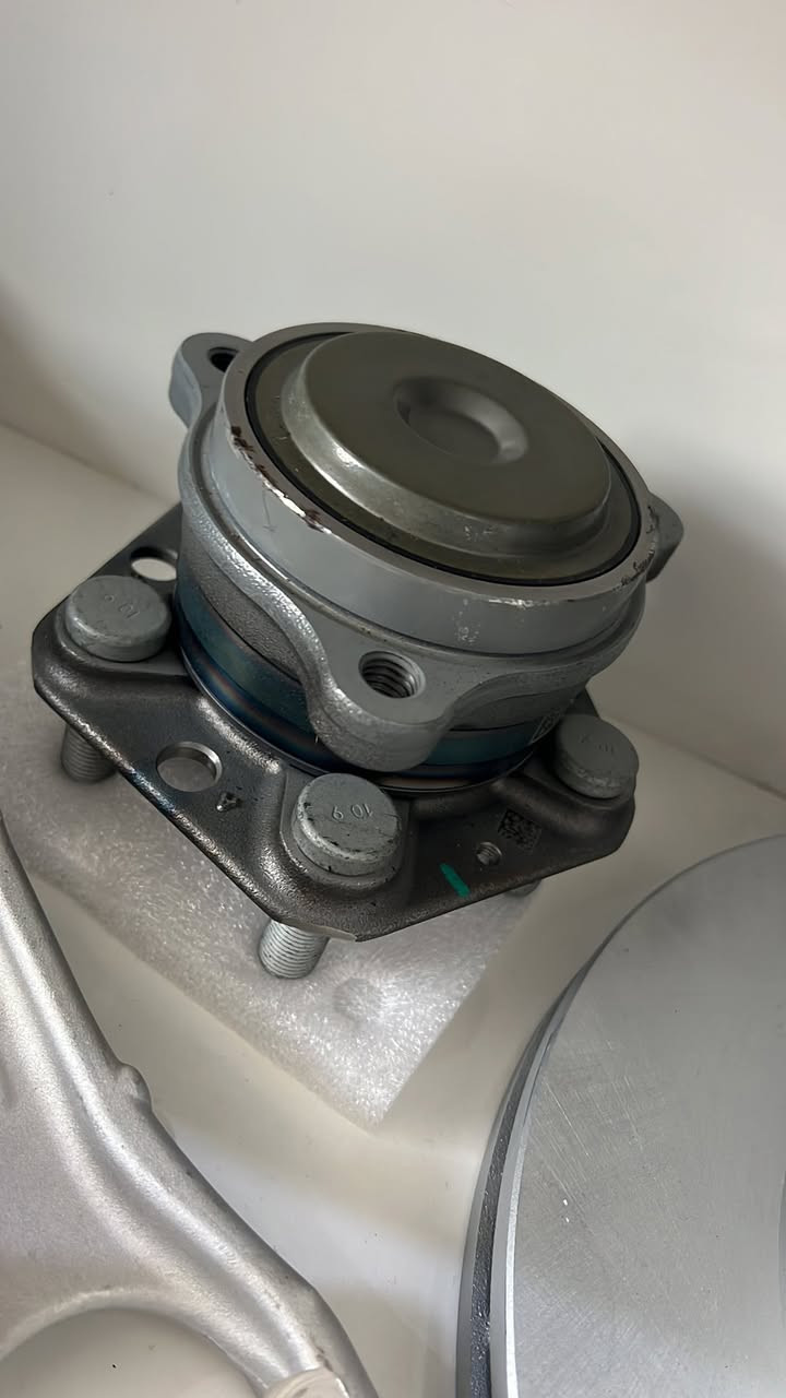 متوفر جميع البوش الخاصه بصدر TESLA
ول بوربرنات الاصليه 
الاصلي 
شركة اي في بارتس 
***********
***********
***********
