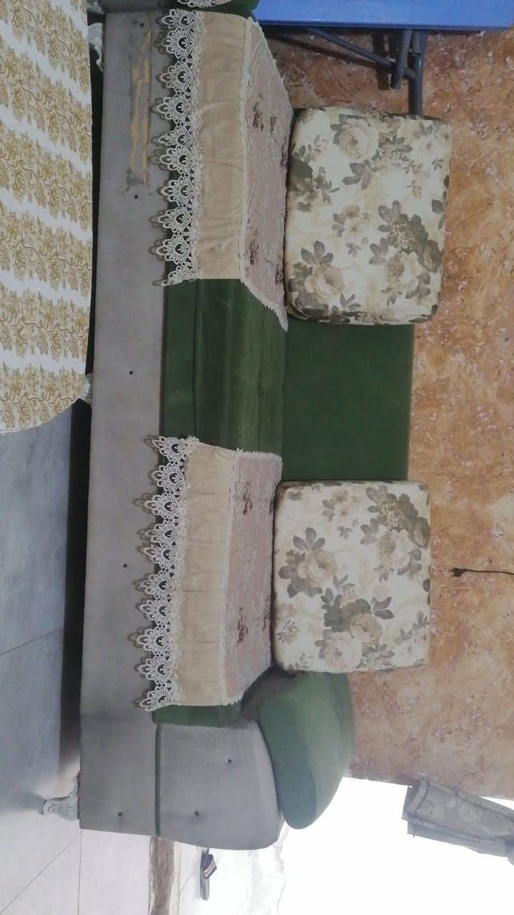 ديوان تزكام 10 مقاعد(للبيع) 
مكينه منزليه ام الفراشه (للبيع) 

العنوان الشعله
*********** للتواصل
