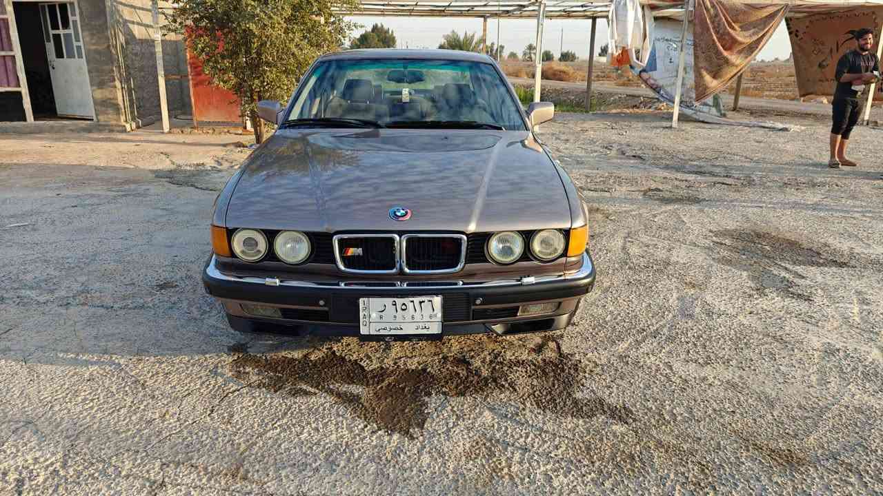 سلام عليكم بي ام 730 اصل مكينه 6سلندر مفتوح موديل 93 رقم بغداد الماني كير جديد حاويه قبل شهرين شاده مكينه نضيفه مصبوغه عام فرن للجماليه بدون حادث كشنات تحكم كامل كهربائي صدرها جديد سياره جاهزة السعر 65ورقه
*********** مكان بغداد ابي غريب
