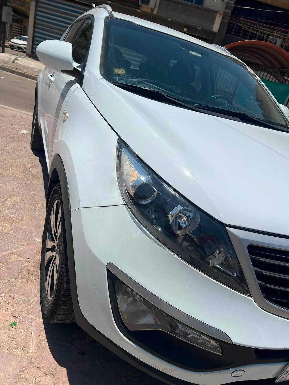 السلام عليكم 
كيا سبورتج للبيع 
سويج 
حساس خلفي 
كامره خلفيه 
كشنات جلد 
تبريد شغال 
مكينه 2000 دوش 
سبير ما نازل 
تحكم ستيرن 
مكينه كير مكفولات كفاله 
سياره بيه بارد ثلاث أماكن بارد 
ماشيه 181 KM
ارضيه مسويها جلد
رقم الهاتف ***********
