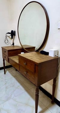مرحبا ميز تواليت خشب حطاطه ثكيل تكمه للبيع  ٤٥ الف  مكاني بغداد العامر...