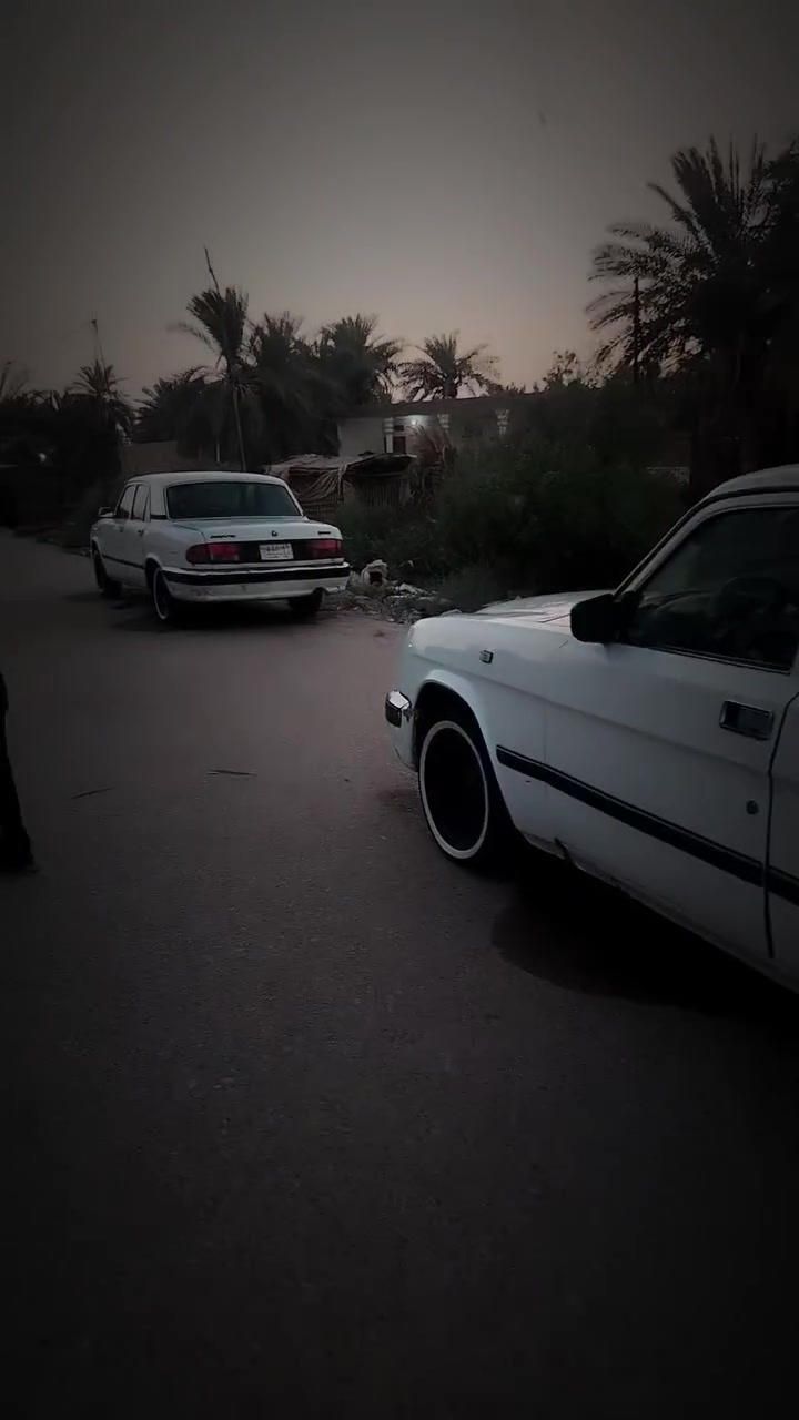 سلام عليكم فولكا للبيع اول وحده مو الثانيه رقم بغداد بسمي مكينه ففتي تبريد كير مكفوله السعر 38وبه مجال ***********
