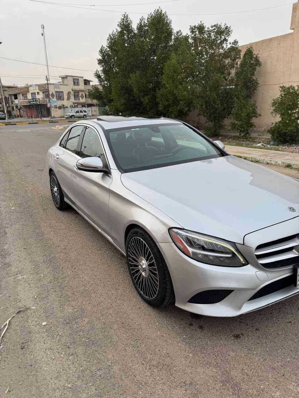 C300 2021
بدون صبغ مكفوله فقط بارد في باب السكن ومعدل بدون صبغ

لتفاصيل اكثر الاتصال على الرقم ‭0777 001 0002‬
