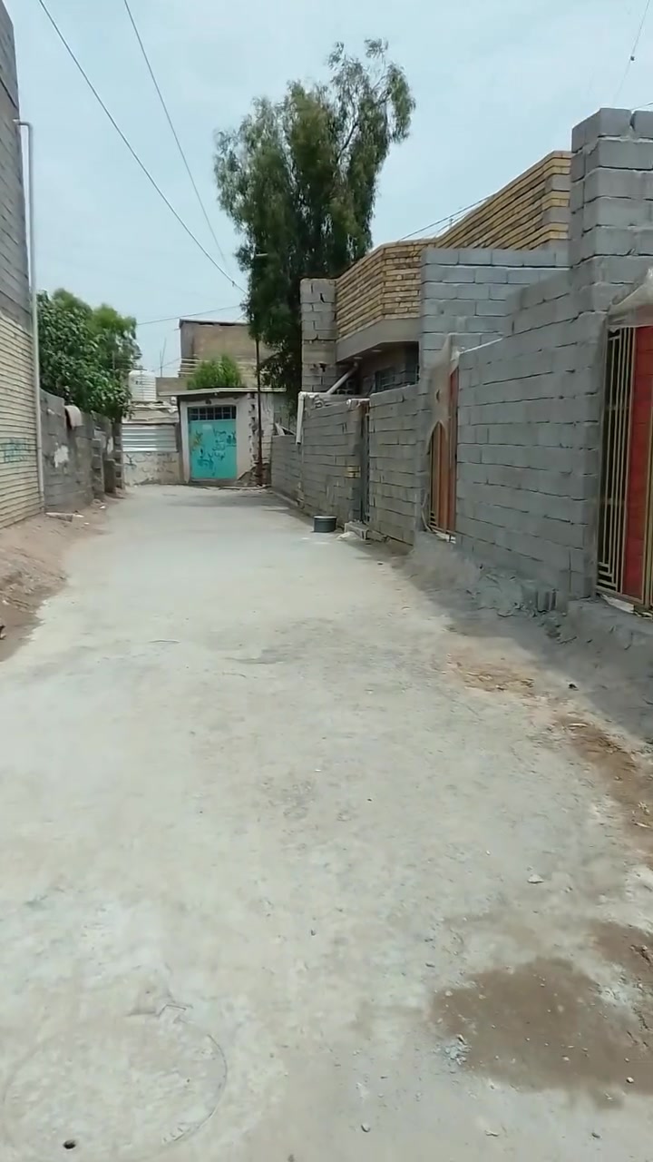 السلام عليكم بيت للبيع 80متر مربع بناء بلوك حديث صب مسلح البحث العلمي كلش قريب على حي النصر الشارع الاول التفاصيل كله موضحة بالفيديو السعر جدا مناسب 37 وبي مجال قليل الشراي يتصل مكلف بل نشر *********** رقم صاحب الدار
