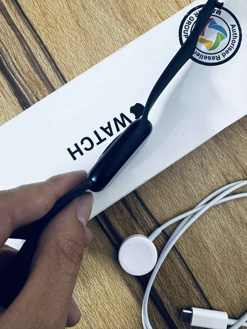 السلام عليكم ساعة ابل SE2 نظافه 100‎/100
بطاريه 98‎%‎ 
الذاكره 32
ساعه جديده جدا استخدام كلش بسيط اخت الجديده 
سعرها 250 الف وبيها مجال بسيط جداً
مكاني بغداد البلديات 
***********
