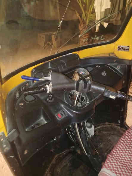 سلام عليكم تكتك للبيع موديل ١٨ شهر ٨ تكتك  تكتك جاهز مابيه لاصبغ ولامعجون  مستعجل ابييع وشراي بخدمته سعر    3 ملاين وبيه مجال الاستفسار  ***********   مكاني ذي قار قلعه سكر تكتك اوراق
