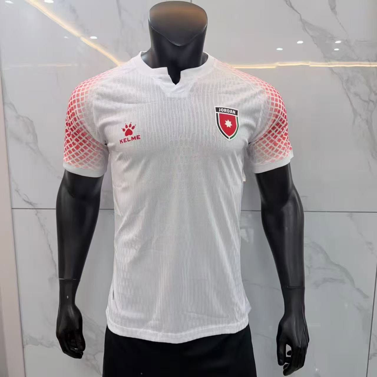 تيشيرت المنتخب الأردني كوالتي عالي نسخة لاعب
حبايب نزلنا لكم كميه ل المفرد والكميه محدوده والجوده مثل ما معودكم ويوجد خدمة فحص امام المندوب 
للطلب والاستفسار على الخاص


**إذا كنت صاحب هذا الإعلان وتريد حذفه لأي سبب، رجاءا أرسل رسالة إلى الدعم الفني**