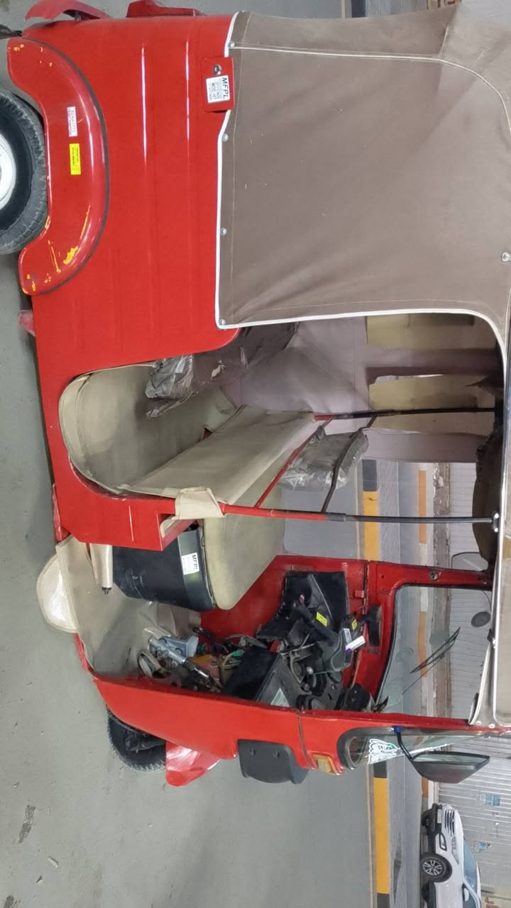 السلام عليكم تكتك موديل 17نازله ب18رقم بغداد تحويل ثاني يوم بيها مكينه مال 20مامفتوحه التكتك مناقصها اي شي. تخم تاير جديد سفريات سوبايه التكتك احلا من الصور. سعرها 5ونص وبيها مجال بسيط مكاني بغداد ***********
