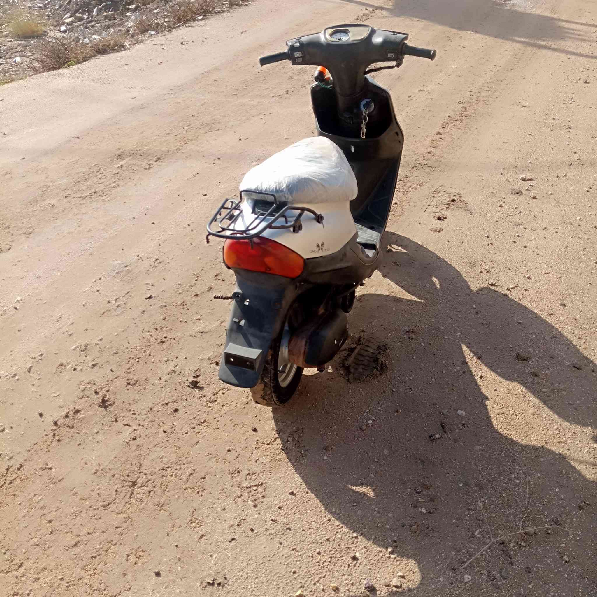 دراجه بيجي مفتوحه مره وحده كهربائيات كلها شغاله متوازي على فلوسها ب300 وبيها مجال الدراجه حلوه ومرتبه 
*********** وات ساب
