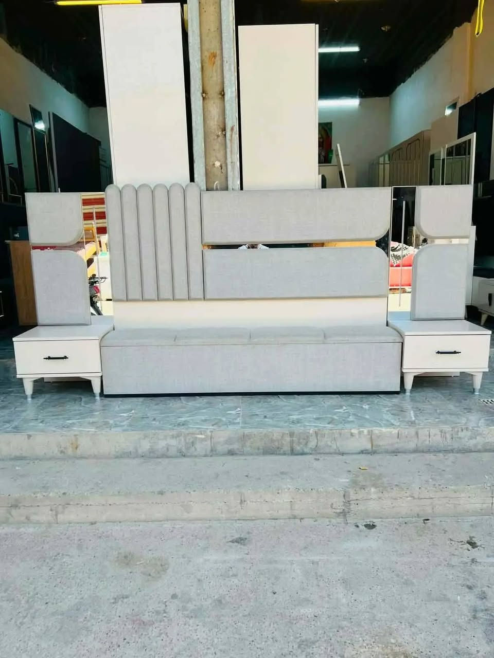 غرفه تركيه نضافه فول متوفر شكد ونقل عشر قطع  🔥 *غرفة نوم تركي مستعملة -* ✨

🇹🇷 *ستايل تركي فخم*
10 قطع:*
 سرير جك +
 شازلون + مخزن +
كنتور منفصل 
🔩 *برغي وجوي حديد* قوي
💯 *النظافة:* 95%
🔥 *الصبغ حراري*
💰 *السعر:* 950
🚚 *توصيل مجاني داخل بغداد*
🚚 *المحافظات:*


**إذا كنت صاحب هذا الإعلان وتريد حذفه لأي سبب، رجاءا أرسل رسالة إلى الدعم الفني**