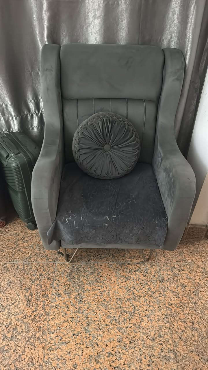 ياالله تخم عشر مقاعد  مع المفرش مابي اي ضرر 325بي مجال العنوان المشتل شارع الجامع


**إذا كنت صاحب هذا الإعلان وتريد حذفه لأي سبب، رجاءا أرسل رسالة إلى الدعم الفني**