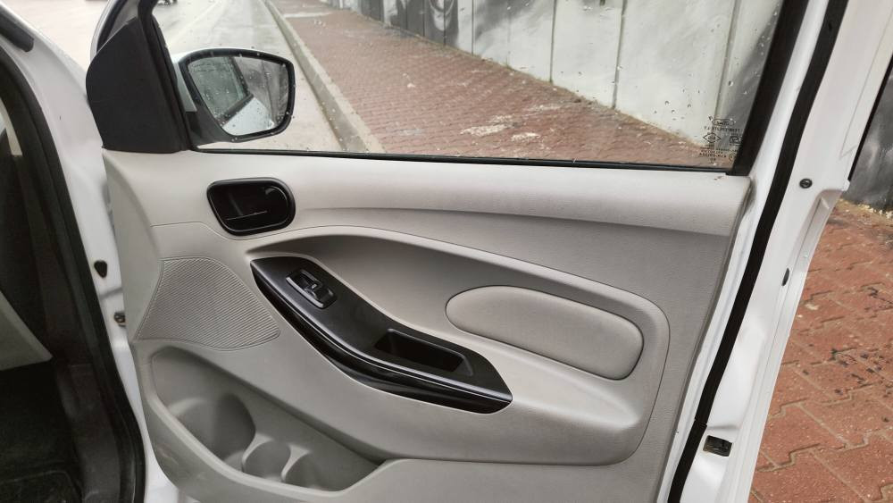 بە ناوی خوای  گەورە  فۆرد فیگۆ  مۆدیل  2017  گیڕ مەکینە  بەشەرت   تەڀەی  گیڕ بەشرت  تەقەورەقە   بەشەرت   زۆر تازە  ماوتەوە   دینار  مەسرفی  نییە  تەبریت  ساردو گەرم  سعر 87 گەڵا    دوو ڀارچە بۆیاخ   بی دعم   سیارەکە زۆر  بنزین کەم ئەخوات بی مسرفە  *********** السليمانية, العراق
