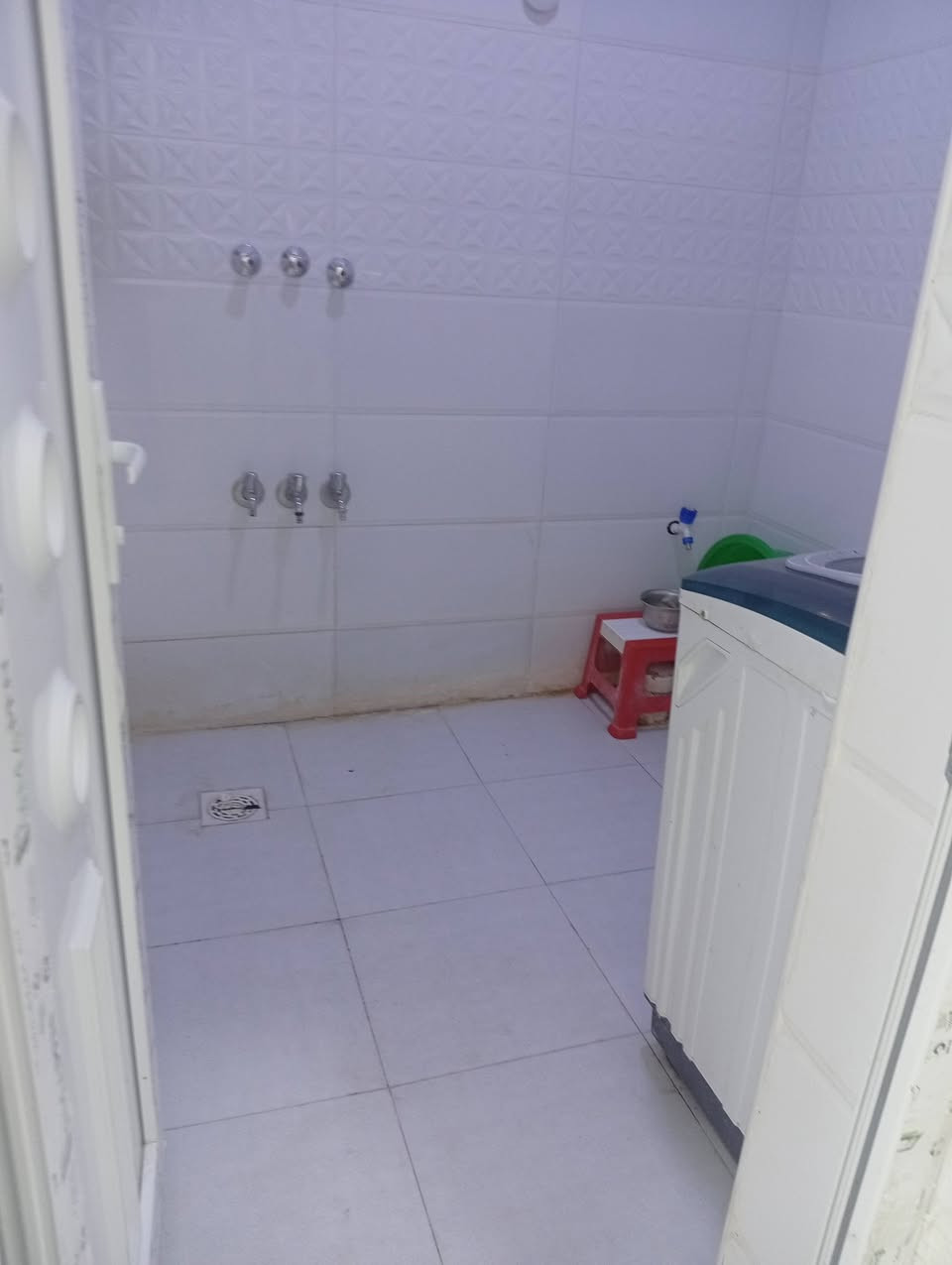 آلُـۜسـلام عليكم مشتمل للبيع في السفحه قرب الملعب طابو صرف 100متر ينباع على المبادره ونقد الشراي يتصل ***********

