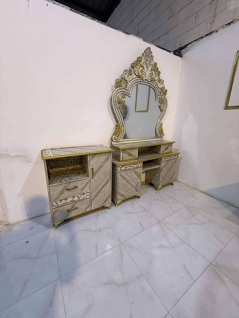 صبغ رارح  رصاصي مرمري
السعر ٨٥٠ ٨٠٠ قفل
شد نقل داخل بغداد مجاني
نضافه ٩٠ 
تسع قطع


**إذا كنت صاحب هذا الإعلان وتريد حذفه لأي سبب، رجاءا أرسل رسالة إلى الدعم الفني**