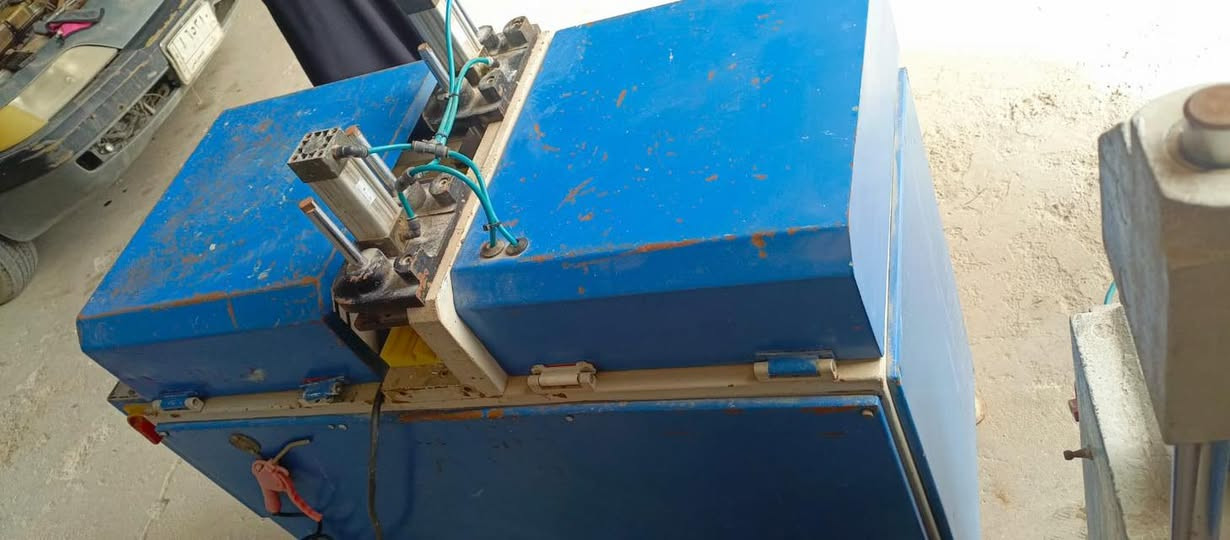 مكائن pvc نوع سليم سنكل نظافته ‎%‎75 كامل مع كمبريسر 250لتر مكاني كربلاء العطيشي  عمود 348السعر نهائي 29$ اخوان  بدون عمله الي يفيده السعر يتصل *********** واتساب فقط
