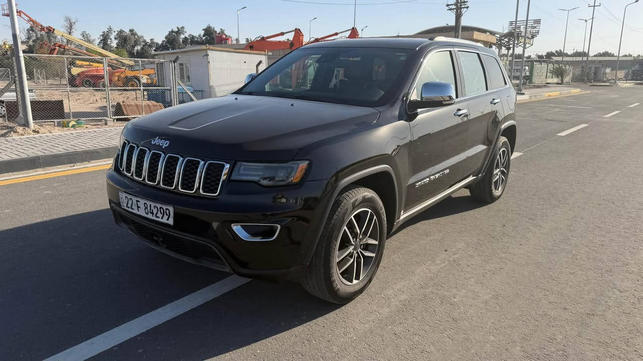 السلام عليكم 🫡 
جيب 2021 لمتدد فول الفول شنو ابالك بيهه رادرارات صقف بنوراما كشنات جلد شاشه جبيره  تحديد مسار السياره جديده ب معنه الكلمه  رقم اربيل ماشيه61 ميل 
الحادث كلش حلو دعاميه خلفيه مبدله فقط اصليه نفس الون  اخوان السعر 275 ومجالهه بسيط لشراي ونا ب خدمه 
         *********** البصرة, العراق
