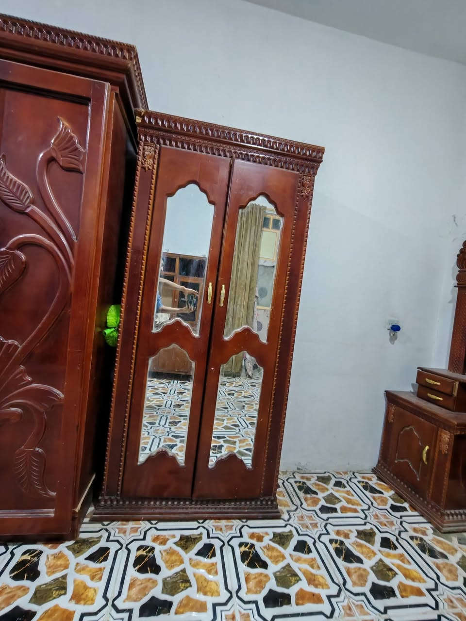 غرفة اخشاب للبيع
خشبة نظيفة 
***********
