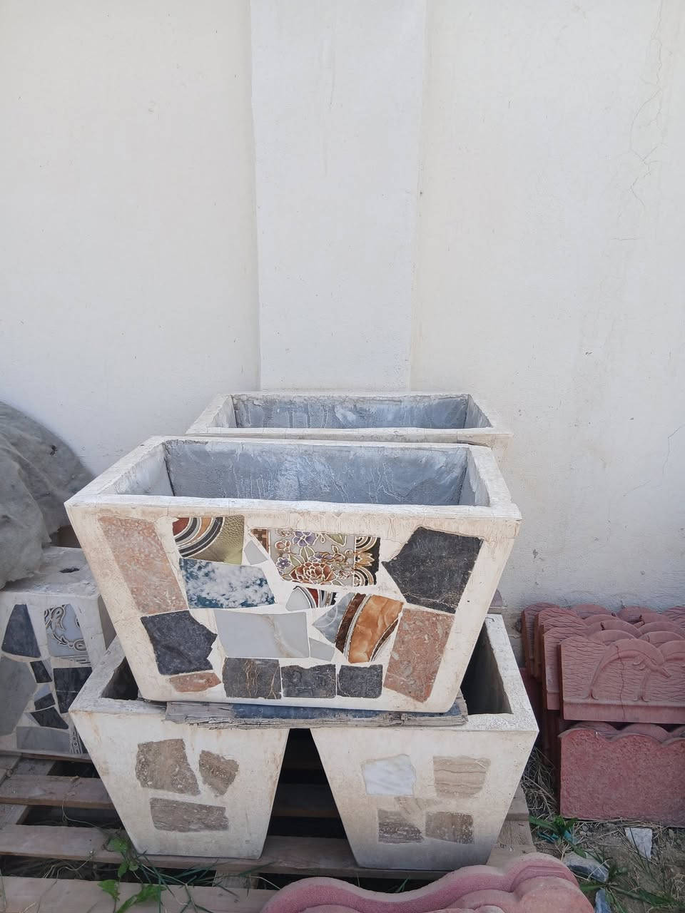 يعلن مشتل بركات ام البنين عن توفر لاين حدائق وحصو ستت الوان مع حجر كفي وساقيات ماء مع رصيف بطول 90سم وارتفاع 60 
المسيب اراضي الناصرية  طريق حي جسمان 
***********
