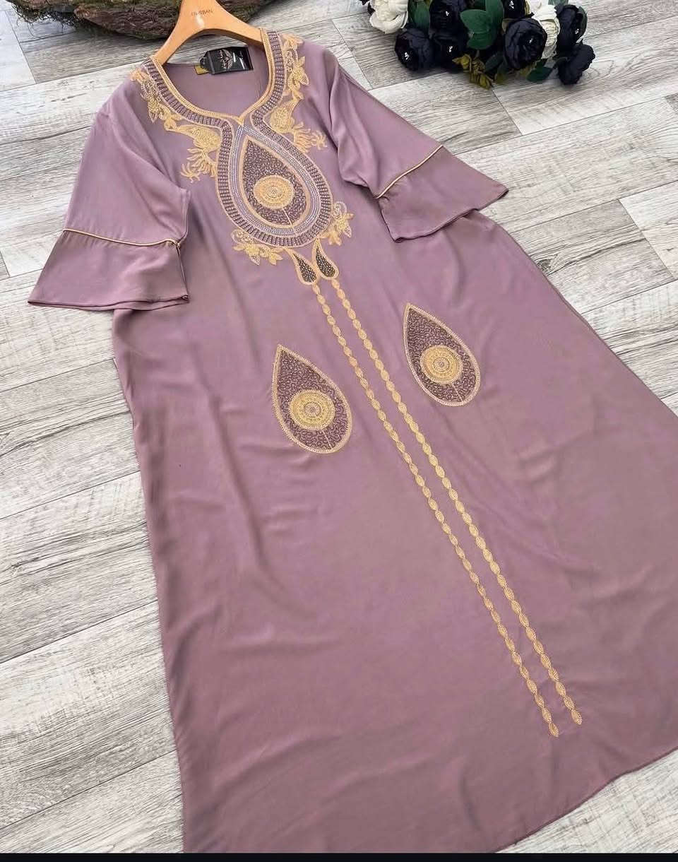 راحة تلبسينها… وأناقة تشوفينها
قماش خفيف، قصّة واسعة مع ربط يحدد الخصر
اختيار مثالي للبيت ولمّات العائلة ❤️🌺🦋🐅
😌👗 دشداشة كشمير تطريز هندي أصلي 
قياس 2x_3x_4x_5x
#سعــــــــــــر10
يوجد توصيل داخل المسيب الفين دينار 
يوجد توصيل محافظات


**إذا كنت صاحب هذا الإعلان وتريد حذفه لأي سبب، رجاءا أرسل رسالة إلى الدعم الفني**