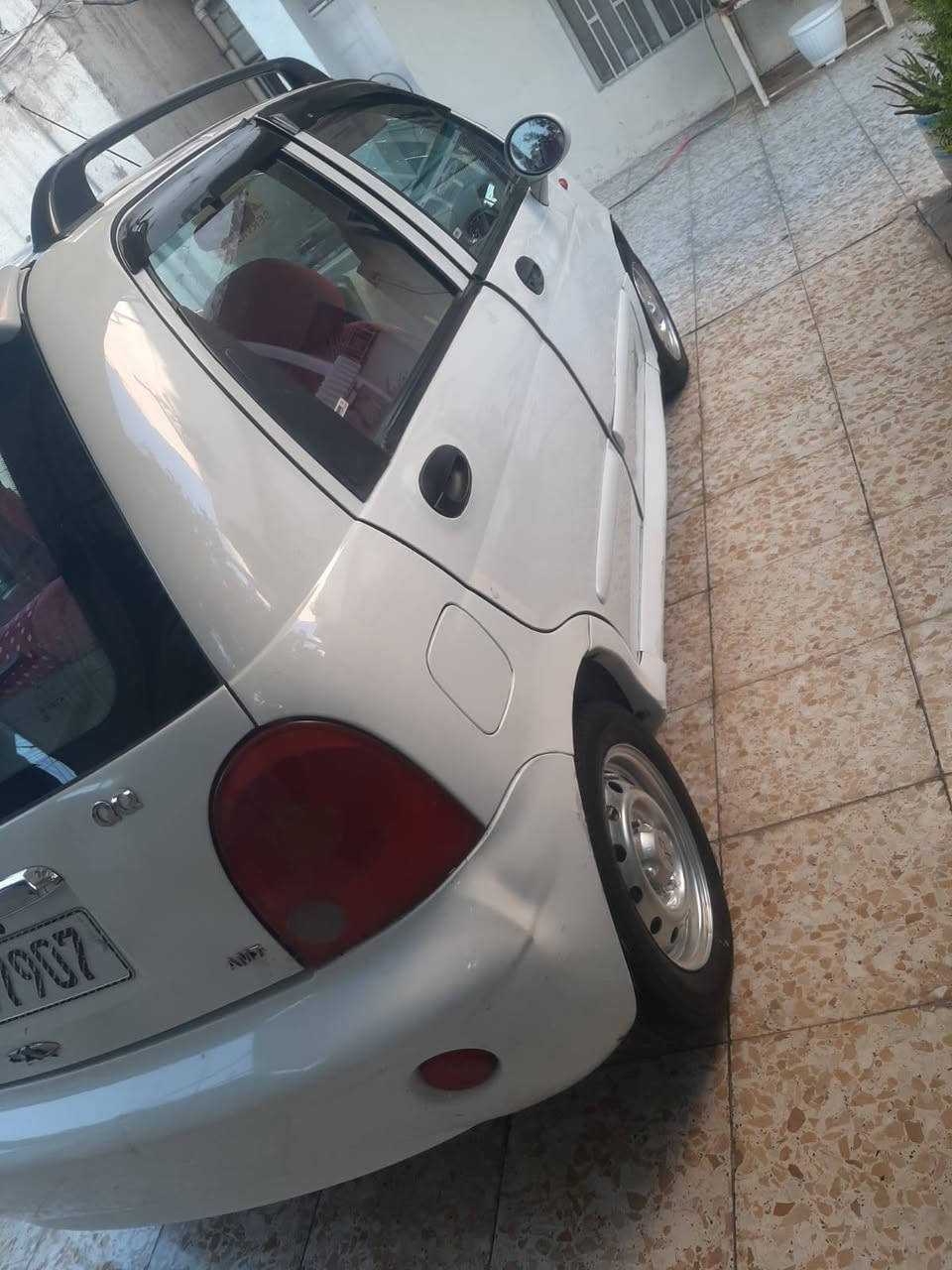 سلام عليكم كيو كيو موديل ١٣ رقم بغداد باسمي سياره جديده ماشيه ٨٩ كير مكينه صدر كهربائيات تبريد كله جديد  مكان سياره بغداد البنوك سعرها (٣٦ )سياره مكفوله من صبغ هاتف ***********

