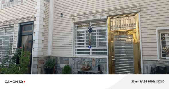 دار للبيع ٢٠٠ متر
طابقين
٤ غرف نوم (غرفتين جوه و غرفتين فوك) 
صحيات ٣ ( واحد خارجي و ٢ داخلي واحد فوك و واحد جوه) 
مطبخ حار و بارد مع  كاونتر خشب حديث ( مثل ما موجود بالصور
مخزن 
سطحين 
حديقه 

السعر 375 و بي مجال 

للاستفسار الاتصال على الارقام التاليه ( يوجد واتس اب) 
***********
***********

العنوان : 
بابل / حله / بكرلي / قرب قسم الصحه العامه
