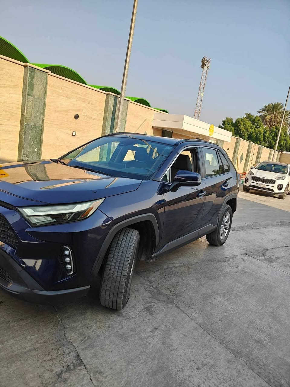 السلام عليكم
تويوتا راف فور  2023 xLE 

‏

وارد امريكي حادثها موضوح صور مع سونار 

ماشية 25 الف حقيقي 

 

حجم المحرك 4 سلندر  2500 بانزين فقط 

المواصفات :

بصمة ابواب

بصمة تشغيل

الشاشة الجبيره 

تحديد مسار 

رادار أمامي(تحديد مسار)

رادار جانبي (نقاط عمياء) على المري 

رادار خلفي(التحذير من الاصطدام)

تحكم وضعيات القيادة Drive Modes 

ابل كار بلي بلوتوث بدون وياير

اوتو ستارت (Auto start)

اوتو ستوب(Auto Stop)

هاند بريك بصمة

اوتو هولد(Auto Hold) 

تحكم وضعيات القيادة,ECO,NORMAL,SPORT  

مانع انزلاق 

تحكمات استيرن 

وبقية المواصفات المعروفة

رقم بغداد دولي بسمي تحويل مباشر سنويه هزه جديد بأسمي تحويل ثاني يوم

السعر 232 ورقه

اي اسفستار رقم صاحب السياره

***********

مكان بغداد كاظميه

غير متواجد على الفيس
