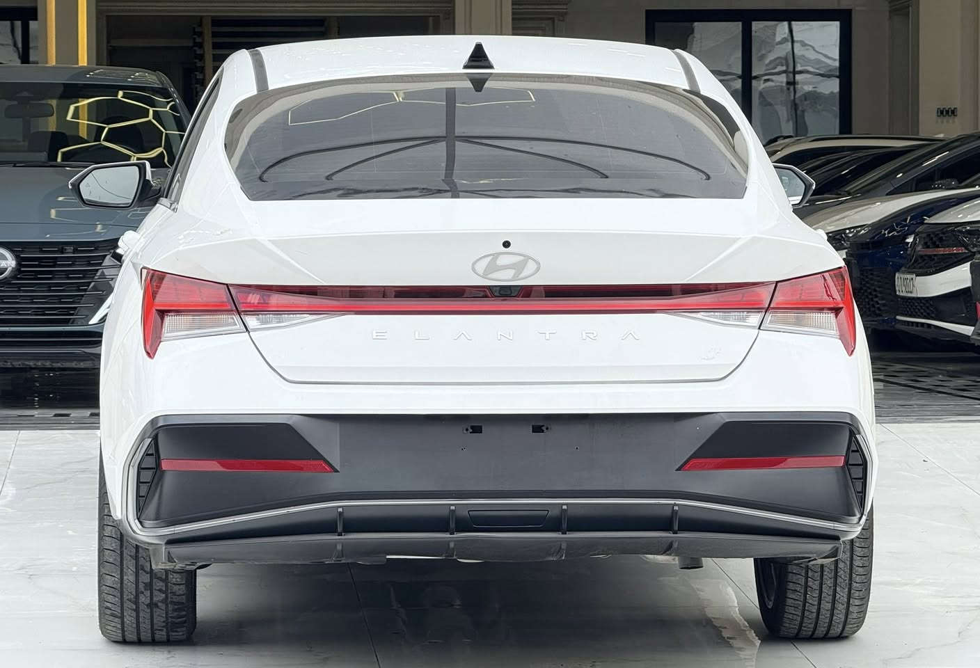 سلام عليكم
هونداي النترا 2025 فول مواصفات 1/1 رقم اربيل بأسم شركة وكالة او تحويل مضمون  وادر كندي كلين تايتل كفاله.

المواصفات : فتحه/بصمه / داخل جلد رياضي دبي/تشغيل عن بعد / رادار امامي / رادار جانبي /  / اوتو هولد / LED امامي / كامره دوارة / نقطه عمياء / قياده ذاتية / توقف ذاتي / رادارات / 3 انظمة قيادة نضام / مانع انزلاق / محرك 2000 دوش/
 ماشيه ١٣ الف فقط

العنوان بغداد الاعطيفيه شارع الدامرچي

للتواصل والاستفسار: ***********
