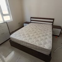 سرير نفرين • ميز تلفزيون • سبلت عامودي