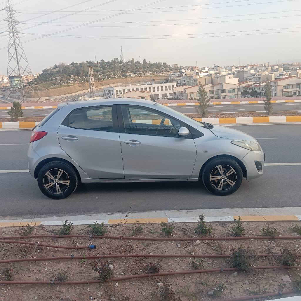 مازدا ٢ مۆدێل ٢٠١٣ گێڕ اۆتۆماتیک سلفەر گێڕو مەکینەو تەبریت تەقەو ڕەقە بەشەڕت بی بویاخ بی ساڕد بێ دەعم  ١٨٦ هەزاڕ ڕوشتوە سەنەوی ڕەقەمی تا ٢٠٣١ تازەیە بەناوی خۆمانەوەیە سعر ٨٠ گلاو کەمێک معامەلە لەسلێمانی زم *********** فایبەڕ لەسەڕە شربازهير, السليمانية
