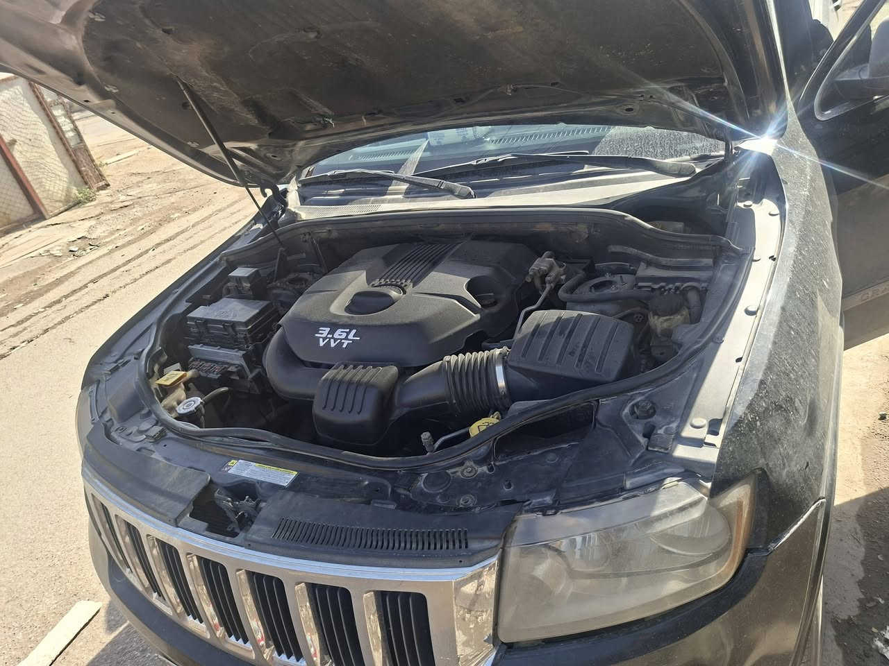 السلام عليكم جيب موديل ٢٠١٢ وارد امريكي ضرر جاملغ خلفي عكس السائق بجم كبس حدادية جديدة كير مكينه كفاله حجم المحرك ٣٦٠٠ رقم بغداد بأسمي تحويل مباشر السعر ١٥٥ بيه مجال حك الجيه رقم الهاتف ***********
