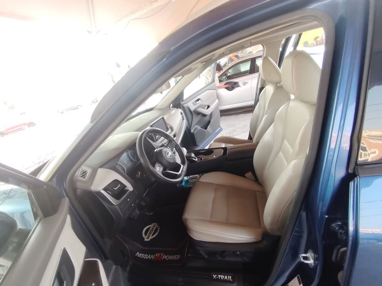 نسيان روجSV موديل ٢٠٢١ سياره حادثه اربع اصابع بالبنيد كما موضوح بالصور  فول مواصفات فتحه بصمه تبريد قطعتين كشنات جلد سياره كامله مكمله رقم اربيل تحويل او وكاله السعر ١٨٨ العنوان  اربيل منطقه بنج 
حصاروست الرقم ***********
