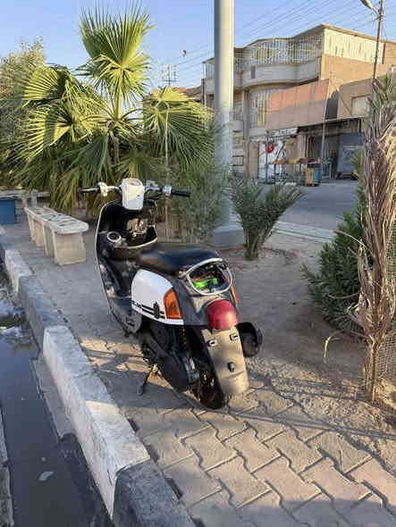 السلام عليكم بوليسي للبيع مانقصها يي شي محرك مامفتوح ومملعوب بيها حاويه مصارلها 6اشهر الدراجه نضيفه وحلوه السعر 900وبيها مجال العنوان القرنه الشرش رقم الهاتف ***********
