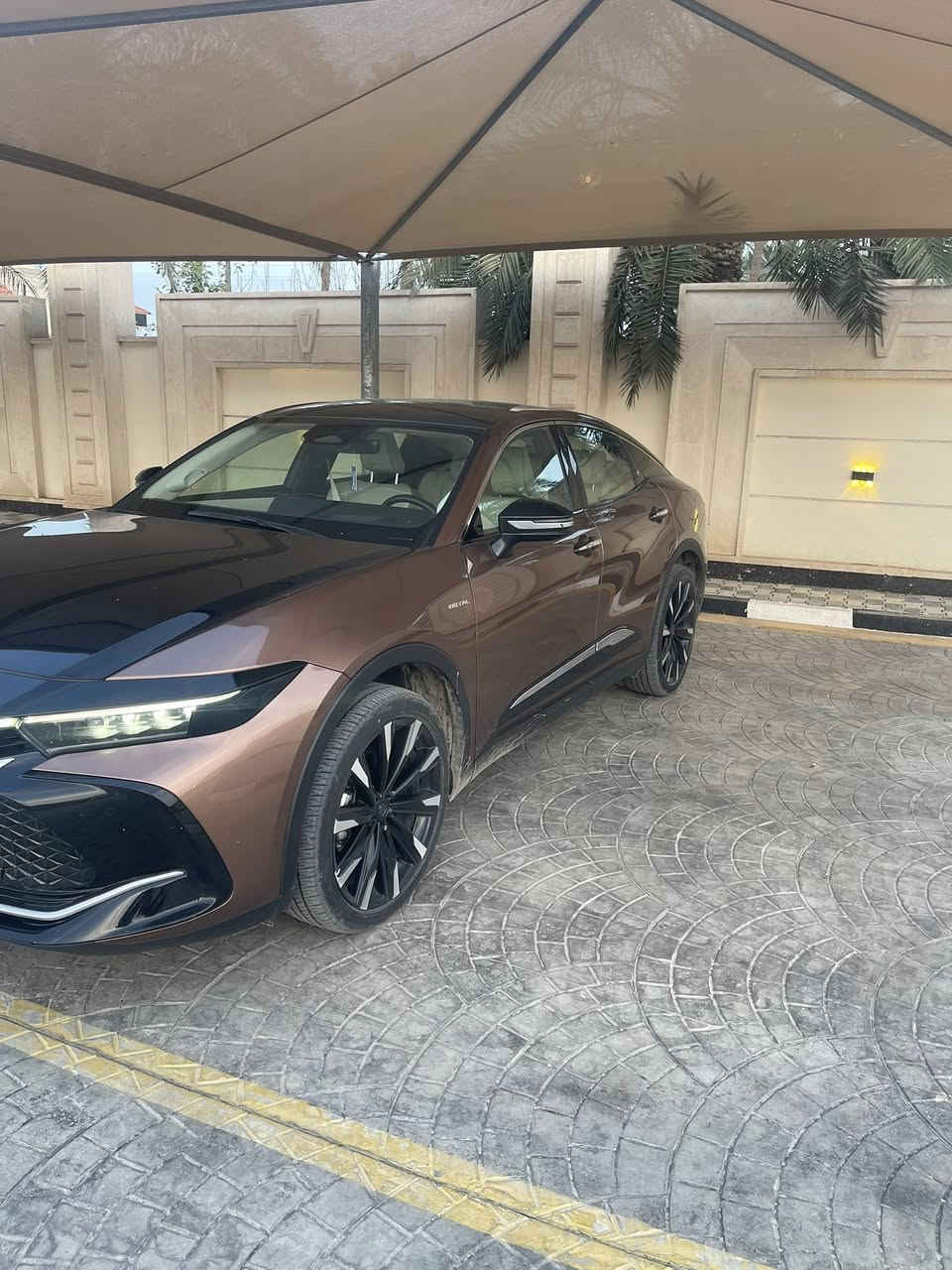 سلام عليكم .....اخوان عندي كراون ماجستا موديل2025 خليجية وكالة عبد اللطيف ... السياره توكلر ماشيه 33الف فقط رقم بغداد بأسمي وتحويل مباشر .. مكفوله من الضرر والصبغ فقط رصعه صغيره بارد ..... اخوان السياره جديده جدا جدا والصور تحكم وسعرها 42$مع رقم مميز بدون رقم 36$ واي استفسار هذا رقمي *********** وتس اب موجود 
مواصفاته 
محرك 2400 تيربو 
بانوراما
فور ويل  
ابواب شفط 
داتا شو 
اربع كامرات 
برده كهرباء 
صندوق كهرباء 
كشنات جلد وكهرباء 
سستم صوت 
ويل كب حجم 21
لايت عدسات 
شاشه كبيره
