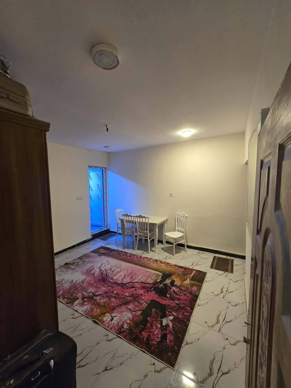 سلام عليكم
🏠
بيت للبيع كامل من كلشي 🔥
ماء + كهرباء  + تبليط بل باب+اناره ليليه + بير عدد 2
العنوان التقيه الثالثه مقابيل ساحة التوديع 🕌
المساحه 200🔸
 ركن 
غرف نوم عدد 4
استقبال 
مطبخ حار وبارد 
صاله عدد 2
صحيات عدد 2 
منور 
كامل من كلشي 
سعر 💸 ↘️
اتصل 
***********
0775 198 6574
