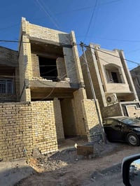 للبيع 100 متر واجهة 4 نزال 25 طابو صرف يحتوي على صالة و مطبخ و مناور و...