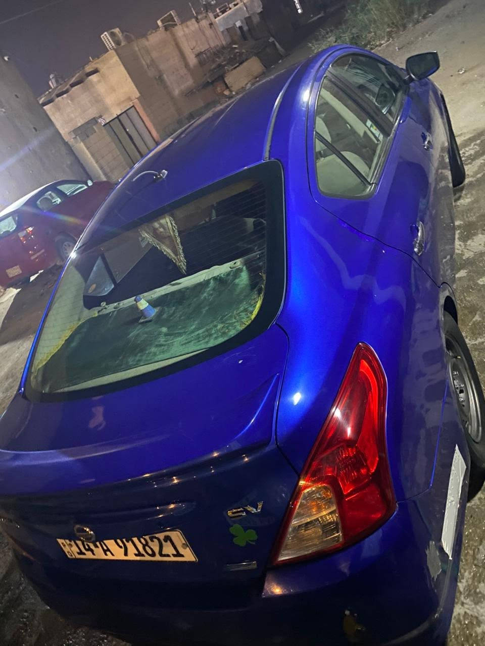 نيسان فيرسا كيره يخربط  بيه صبغ قطعتين وبارد ب البنيد وحداد ومكينه جديدات وتايرت جداد وتبريد ودوشمه جديده  مكاني بصره *********** رايده ب٧٤
