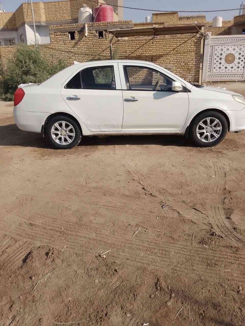 جيلي أم كي موديل 12 ذي قار سنويه لغاية 28 محرك كورلا 1800كيربلاد مكفول كهربائيات كلها شغاله تخم تاير حداديه الورى جديدة الأماميه 80/100بدي برانكيت مكفول فقط خياسات بسيطه بالهلالات التبريد شرط بس غاز مكان السياره ناصريه المركز السعر 33 //***********بيه واتساب
