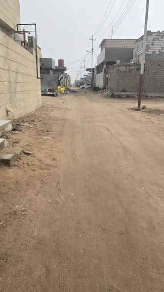 دارسكن طابو مالك زراعي عراقي وكاله مكاتبه ونسخه من الطابو المساحة 160متر العنوان بصره أبي حياتي العسكري شارع ابو دله يتكون بيت من غرفتين ودواني وصاله ومطبخ كراج حديقه صحيات داخل وخارج بيت بي ملحضات شي بصيط السعر 77مليون الاستفسار اتصل ***********
