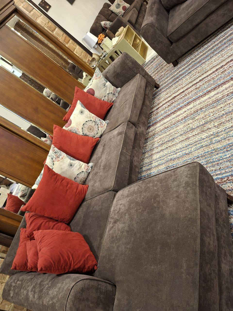 طقم كنب كورنر modern 🛋️
راقي جداً خشب سويد 🪵 بالكامل ، اسفنج دانلوب ، أرجل زان 🪵 قماش شانيل  فاخر ، تصميم مميز و عصري ✨ استخدام بسيط جداً بحال الوكاله . (( بسعر مغري جداً 🏷️ )) 

 .


**إذا كنت صاحب هذا الإعلان وتريد حذفه لأي سبب، رجاءا أرسل رسالة إلى الدعم الفني**